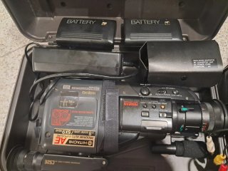 Hitachi VM-C52E Video Camera/Recorder