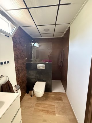 2 casas + almacen + oficina
