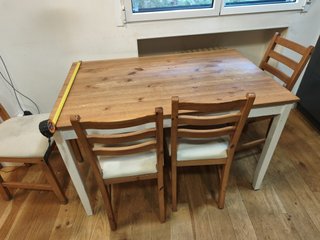 Mesa y 4 Sillas Ikea