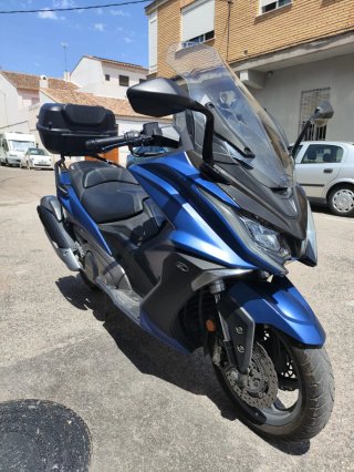 Kymco AK 550 Maxi Scooter Azul