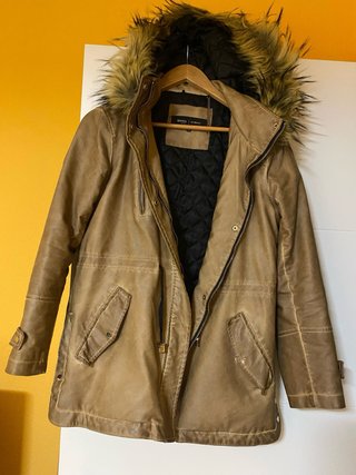 Abrigo ligero poli piel beige , corte ingles