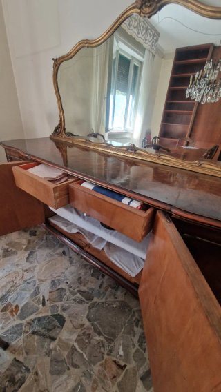 Credenza vintage con specchiera