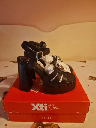 Sandalias Zara Tacón Plataforma Cadena