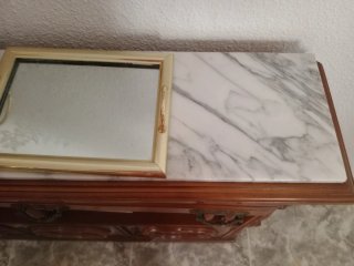 Aparador-librería madera con encimera mármol