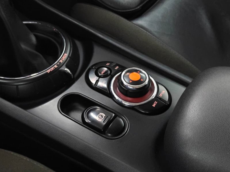 MINI Clubman 2016, foto 16