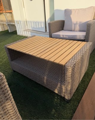 Conjunto de exterior mimbre y madera