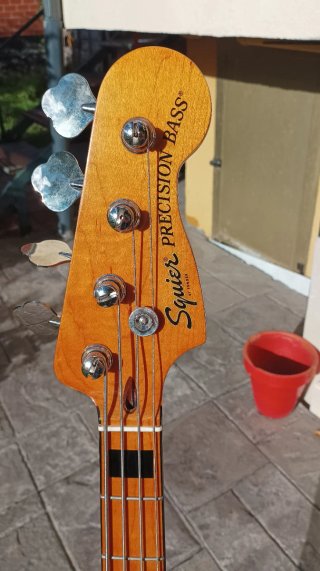 Squier Precision Bass Classic Vibe 57