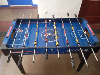 Futbolín de madera en buen estado