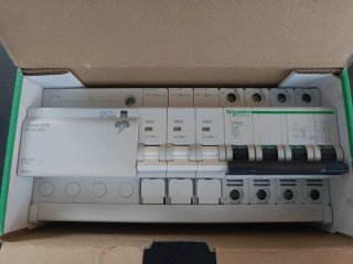 Schneider Combi SPU 3P+N 40A Interruptor