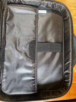 Maletín Portátil Targus Negro con Detalles Rojos