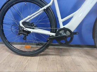 Bicicleta Trekking Eléctrica Cuadro Bajo E-Actv 100 Gris