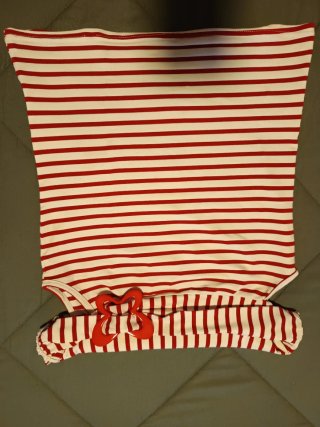 Conjunto Camiseta Rayas y Falda Blanca
