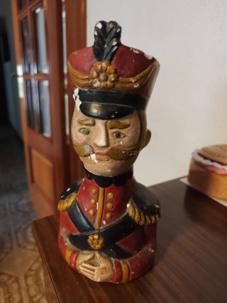 Figura militar antigua decorativa