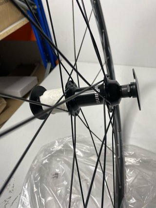 : Rueda Trasera Shimano WH-RS100 Carretera