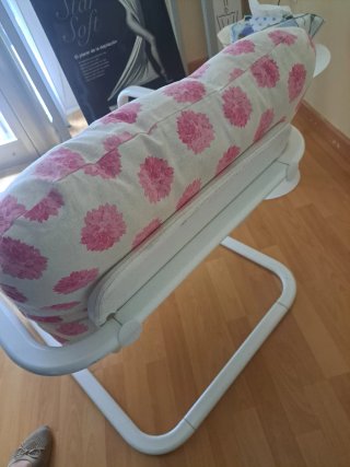 Sillón Ikea rosa y blanco