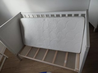 Cuna + colchon (ikea)