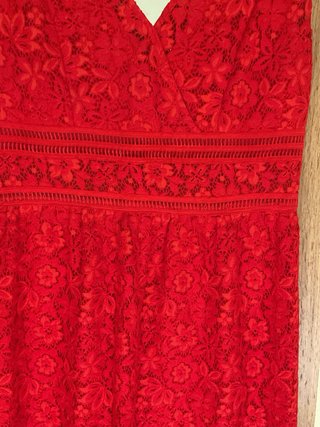 Vestido rojo de encaje