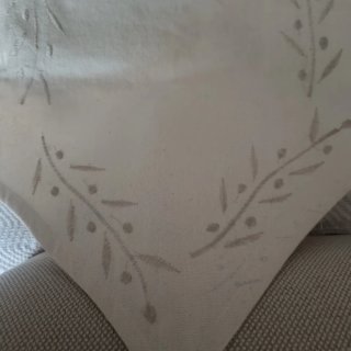 Camino de mesa beige con bordado,d Zara Home