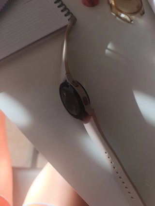 Reloj Samsung Galaxy Watch 4 oro rosa.