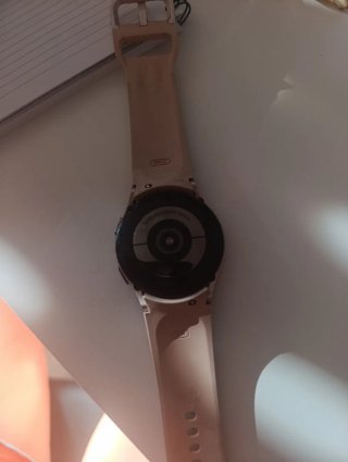 Reloj Samsung Galaxy Watch 4 oro rosa.