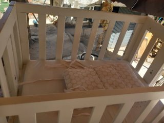 Cuna de madera para bebé
