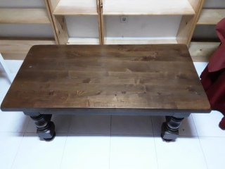 Mesa baja castellana de madera