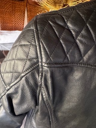 Chaqueta Piel Cafe Racer Negra. MOTO