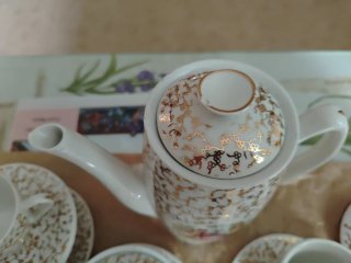 Juego de café porcelana dorado Tanagra