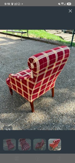 Sillón pequeño de tela a cuadros