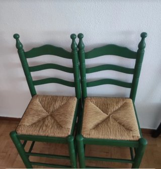 Sillas de mimbre verdes