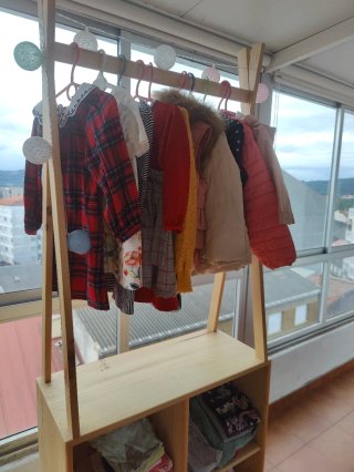 Tipi armario infantil de madera