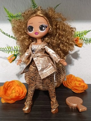 Muñeca LOL OMG