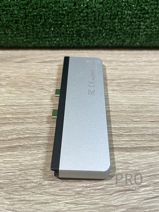 HUB USB-C DOPPIO PER SURFACE PRO 9