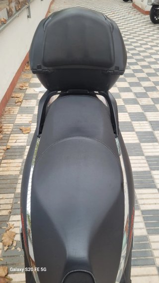 Honda SH300 Scooter Negra y Gris