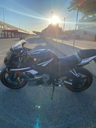 Suzuki GSX-R600 K5 Moto Deportiva