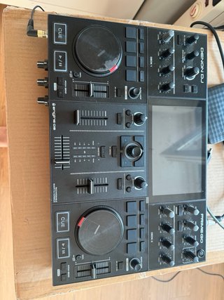 Equipo DJ Profesional Negro