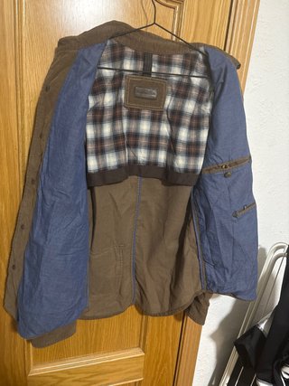 Chaqueta de pana marrón abotonada