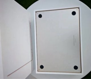 MacBook Air M3 en caja