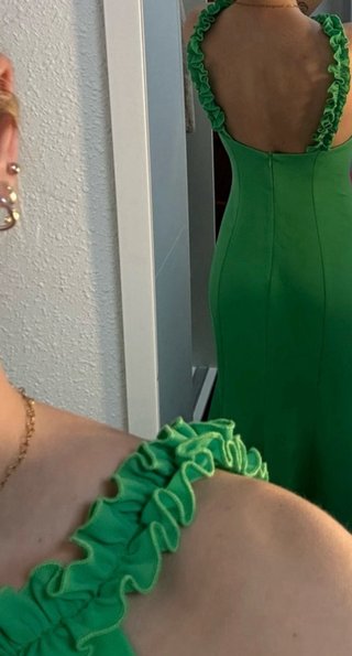 Vestido invitada Sonia Peña verde