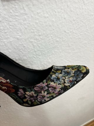 Tacón multicolor estampado floral