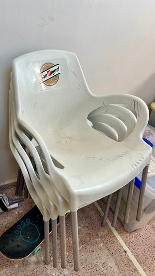 Sillas San Miguel apilables blancas