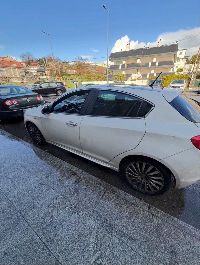 Alfa Romeo Giulietta 2011 - foto 1