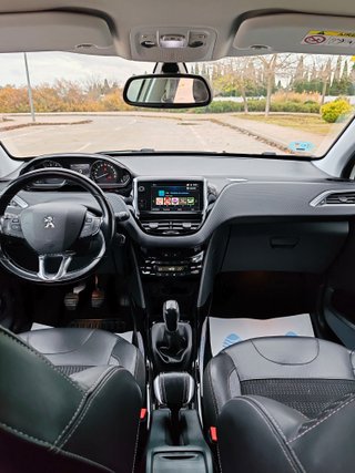 Peugeot 2008 2018 gasolina 110cv
