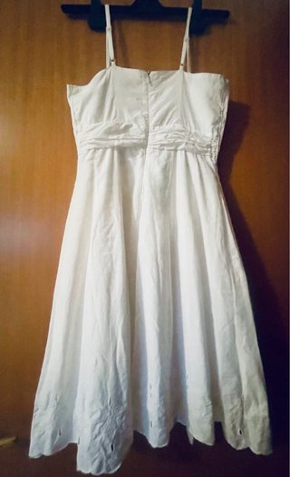 Vestito estivo bianco con pizzo sangallo