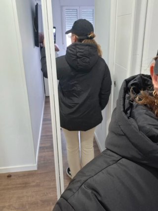 Abrigo plumífero ASOS negro