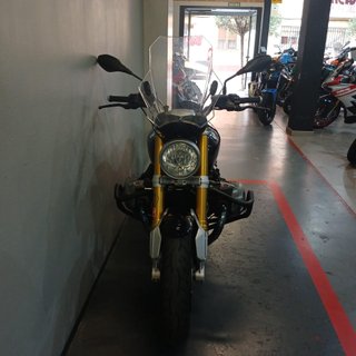 BMW R Nine T Negra y Plateada