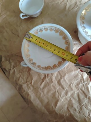 Juego Tazas Porcelana Blancas con Dorado