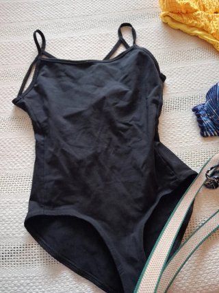 Lote 6 piezas: 5 bikinis y 1 bañador