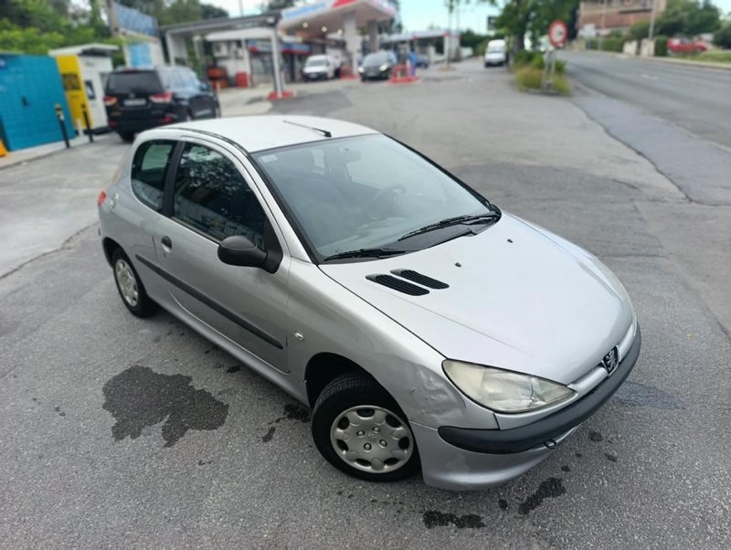 Peugeot 206 1998 - foto 1