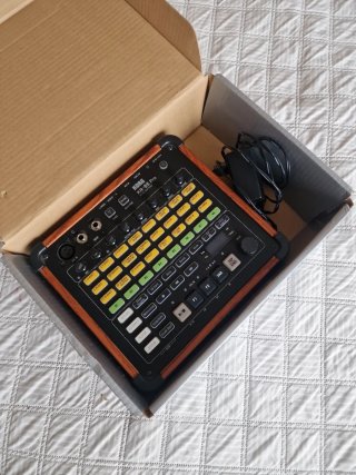 Caja de ritmos Korg KR-55 Pro
